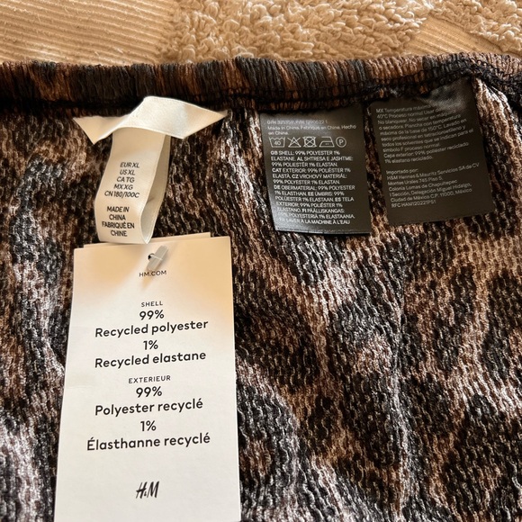 H&M Brown Leopard Print High Waist Shorts - Picture 2 of 2